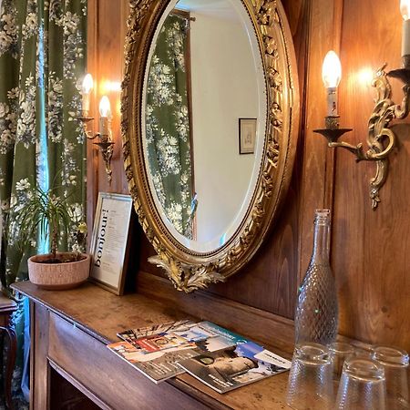 Château d'Isigny chambres d'Hôtes de charme près du Mont-Saint-Michel et de la Bretagne Isigny-le-Buat Extérieur photo