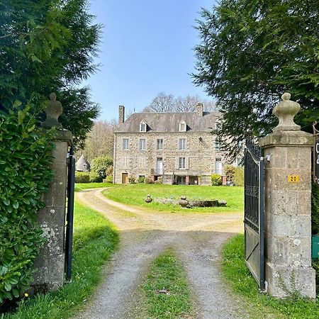 Château d'Isigny chambres d'Hôtes de charme près du Mont-Saint-Michel et de la Bretagne Isigny-le-Buat Extérieur photo