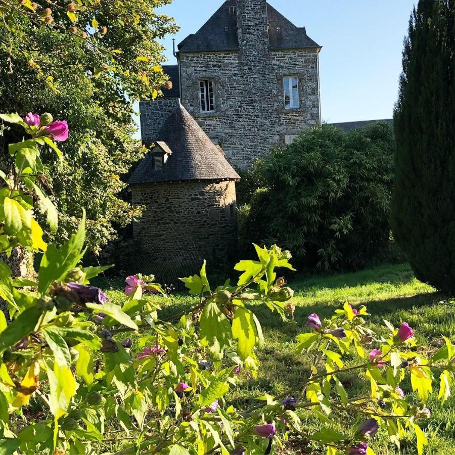 Château d'Isigny chambres d'Hôtes de charme près du Mont-Saint-Michel et de la Bretagne Isigny-le-Buat Extérieur photo