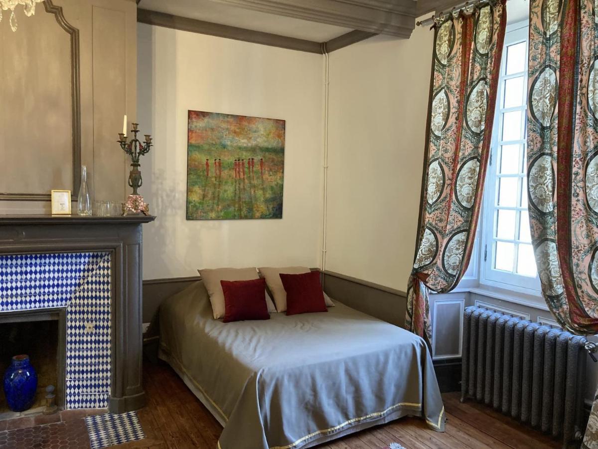 Château d'Isigny chambres d'Hôtes de charme près du Mont-Saint-Michel et de la Bretagne Isigny-le-Buat Extérieur photo