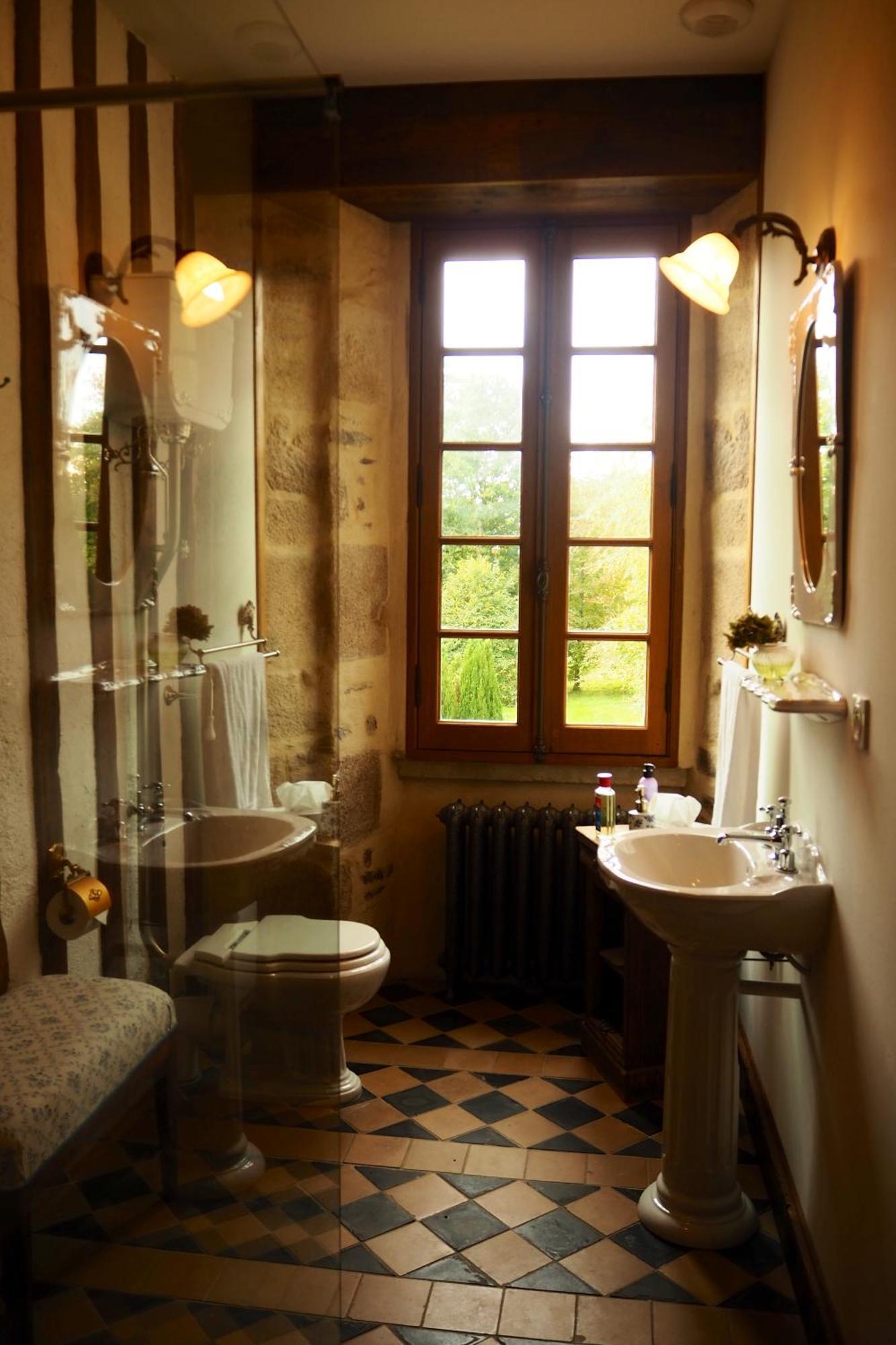 Château d'Isigny chambres d'Hôtes de charme près du Mont-Saint-Michel et de la Bretagne Isigny-le-Buat Extérieur photo