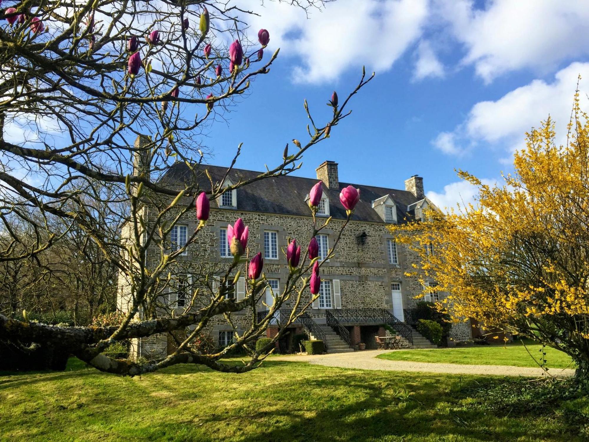 Château d'Isigny chambres d'Hôtes de charme près du Mont-Saint-Michel et de la Bretagne Isigny-le-Buat Extérieur photo